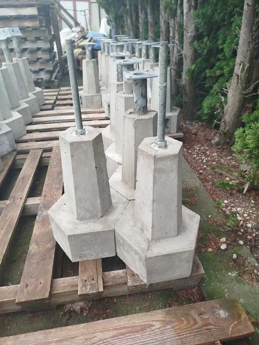 Stopa żelbetowa 26kg szpilka M20/25cm kotwa betonowa słupy drewniane