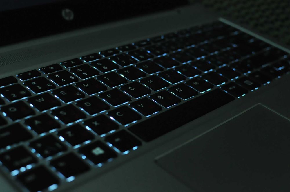 Игровой  ноутбук HP ProBook  (Ryzen 3/ 8Gb/SSD/Radeon Vega 3- 2Gb)