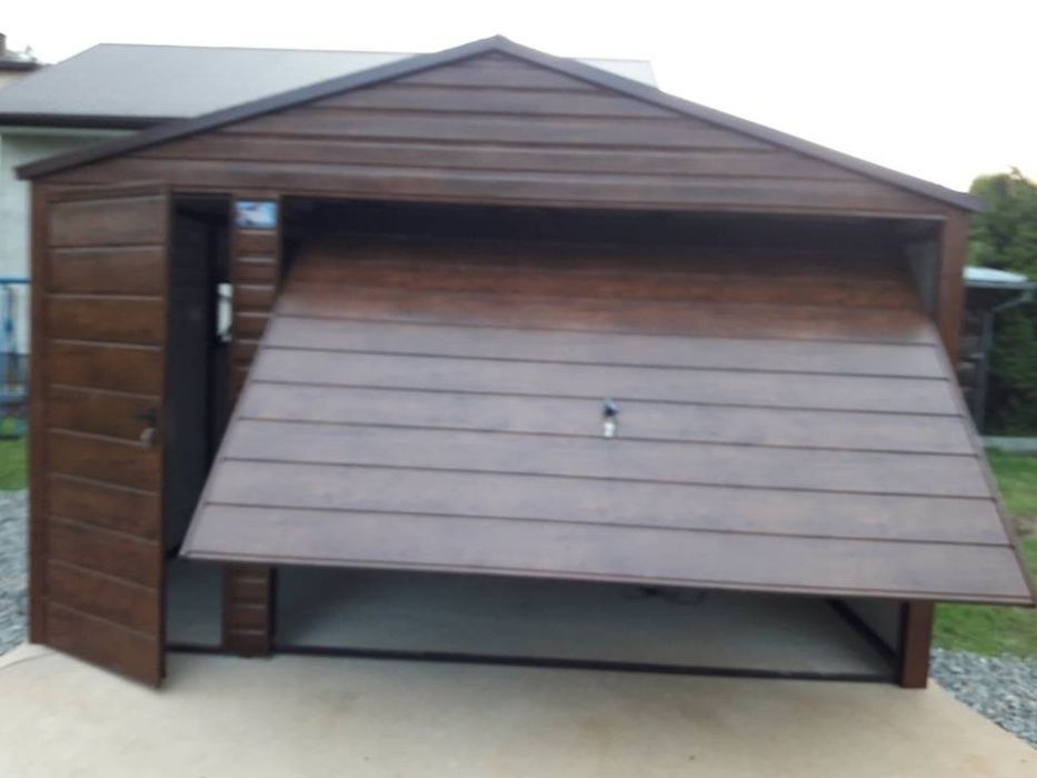 Garaż blaszany blaszak struktura drewna profil zamknięty