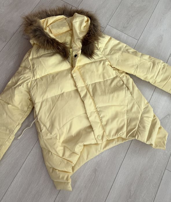 Зимова пухова куртка з натуральним хутром