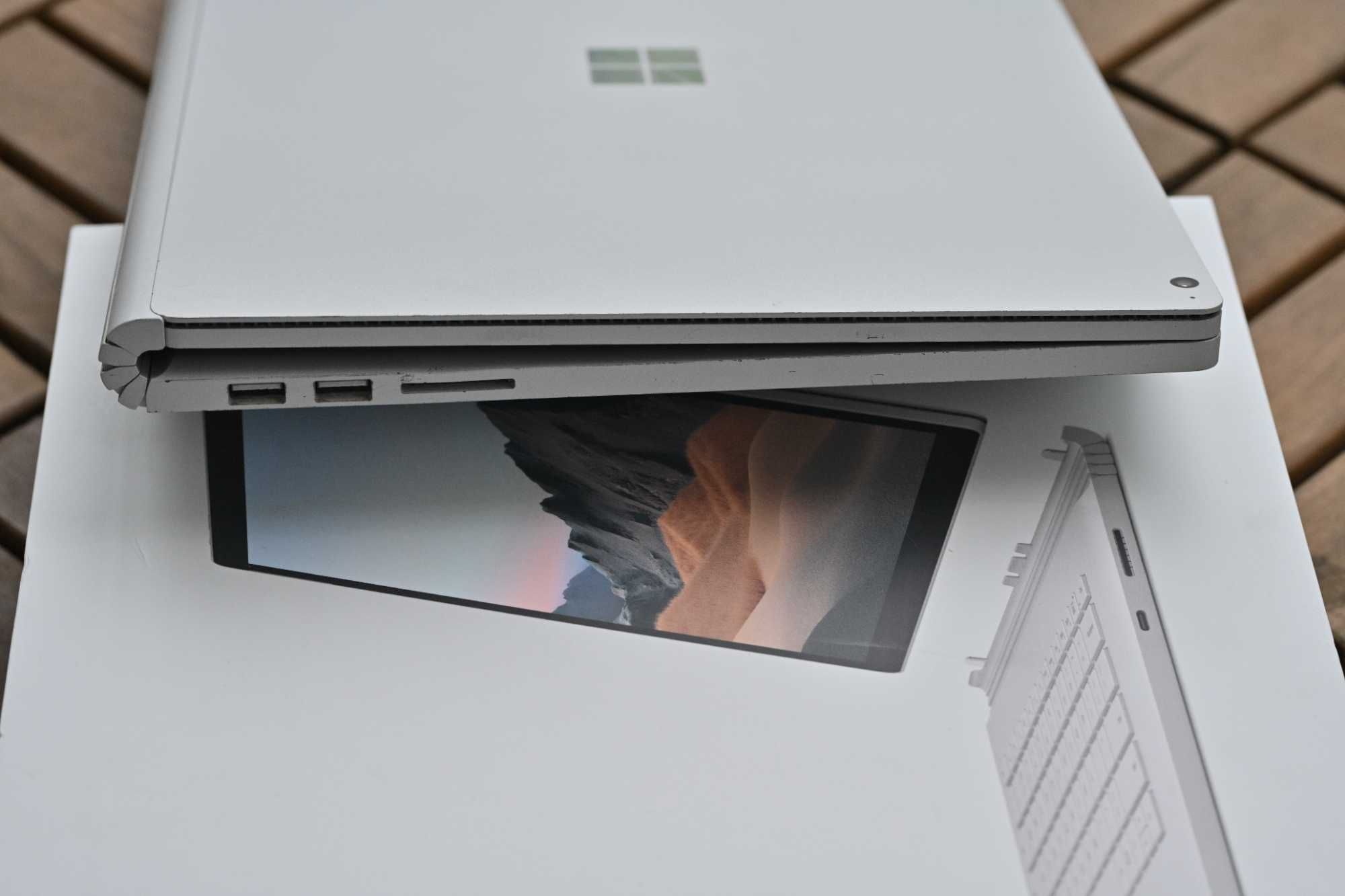 Microsoft Surface Book 3 15″ i7 GTX 1660 Ti 16 GB RAM 256 GB SSD
