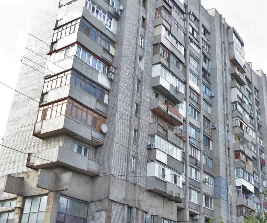 Продается 2-х к. квартира на Бульваре Центральном под ремонт, 52 кв.м