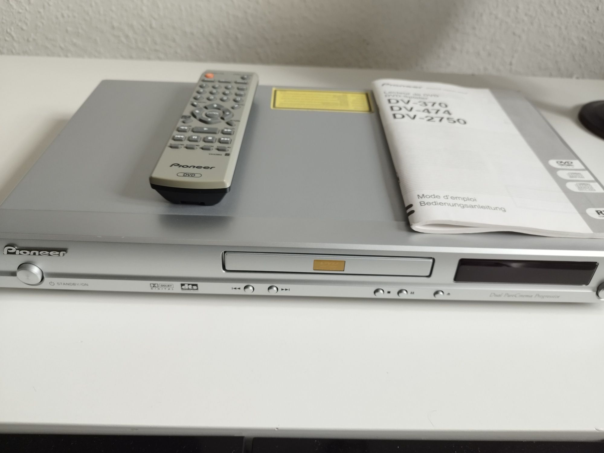 Pioneer® DV-370 CD DVD Player