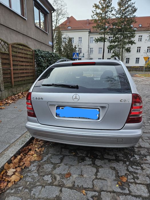 Sprzedam samochód osobowy marki Mercedes-Benz C 220 CDI