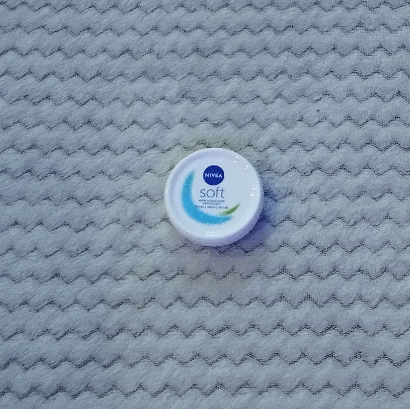 Sprzedam krem Nivea soft.5 sztuk po 25 ml.Odbiór osobisty lub wysyłka