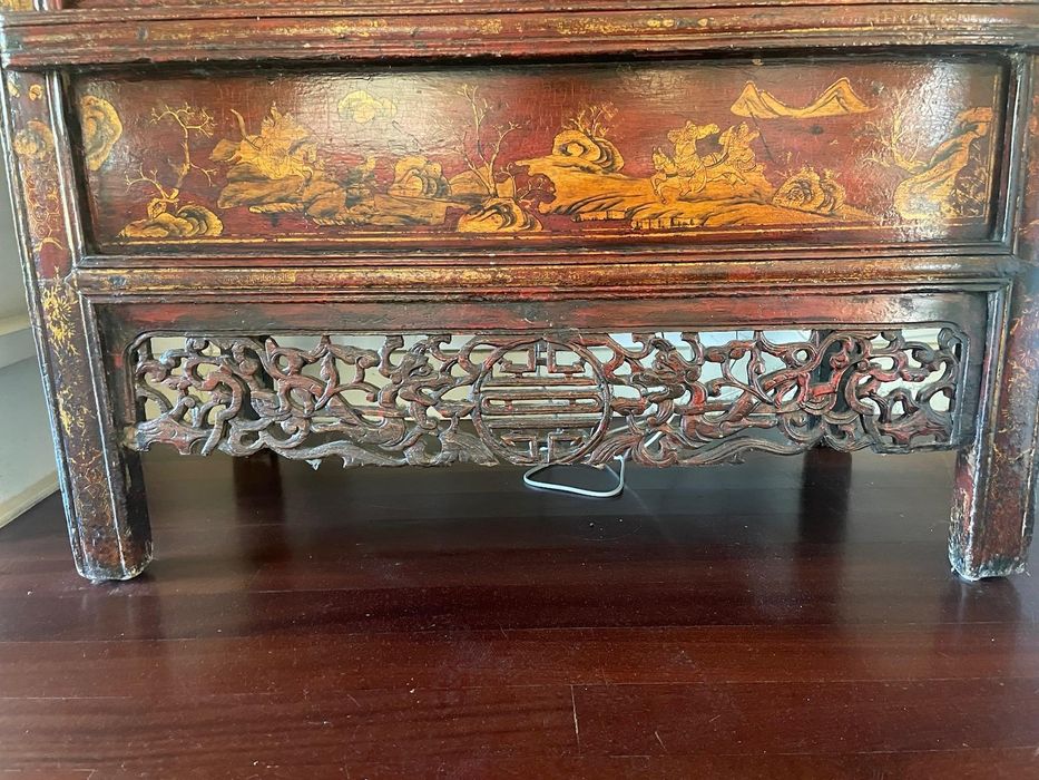 Vendo móvel chines do Seculo XVII para televisão