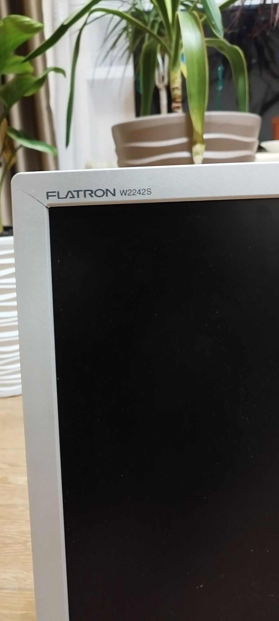 Монітор LG Flatron  w2242s PC