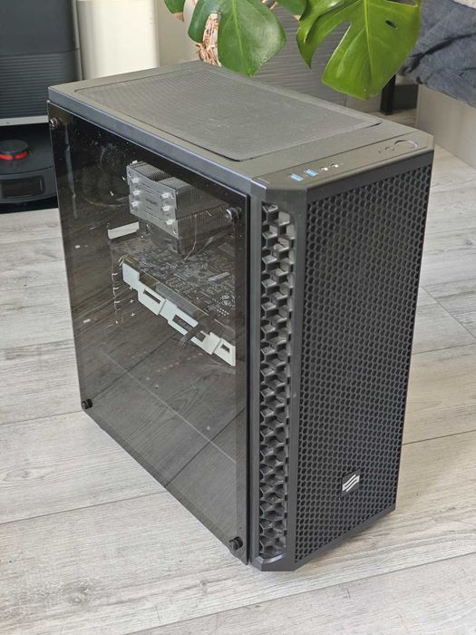 Ryzen 5 2600 | GTX 1070 | 16 GB DDR4 3000 | SSD 256 GB | Windows 11