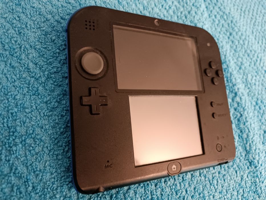 (BRAK THE LEGEND OF ZELDA)Nintendo 2DS + 2Gry |Luigi's Mansion, Supers