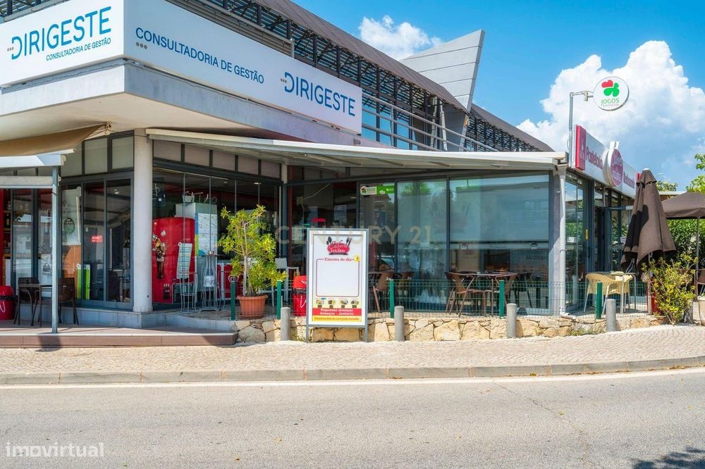 Espaço Comercial na Zona Industrial de Loulé, Faro