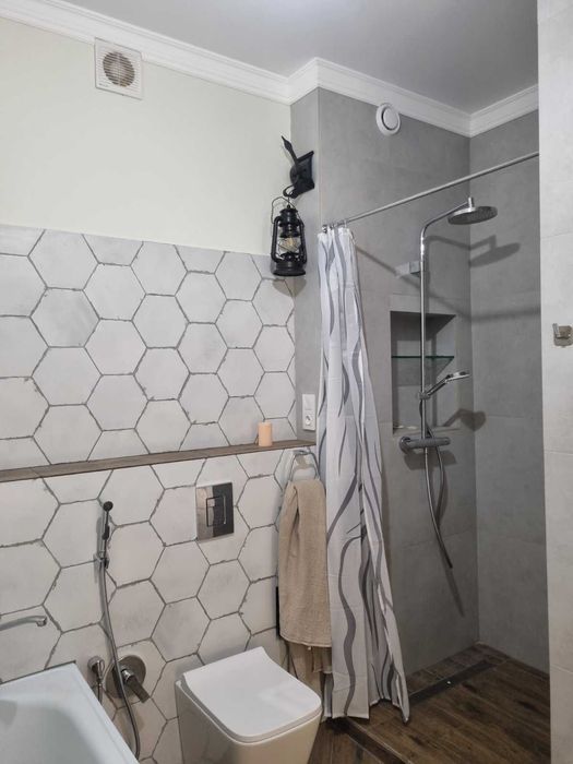 Довгострокова оренда 2-к квартири.