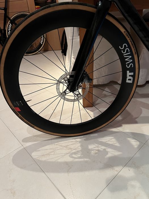 Roda DT  SWISS ARC 1100 Dicut 62 clincher SRAM AXS