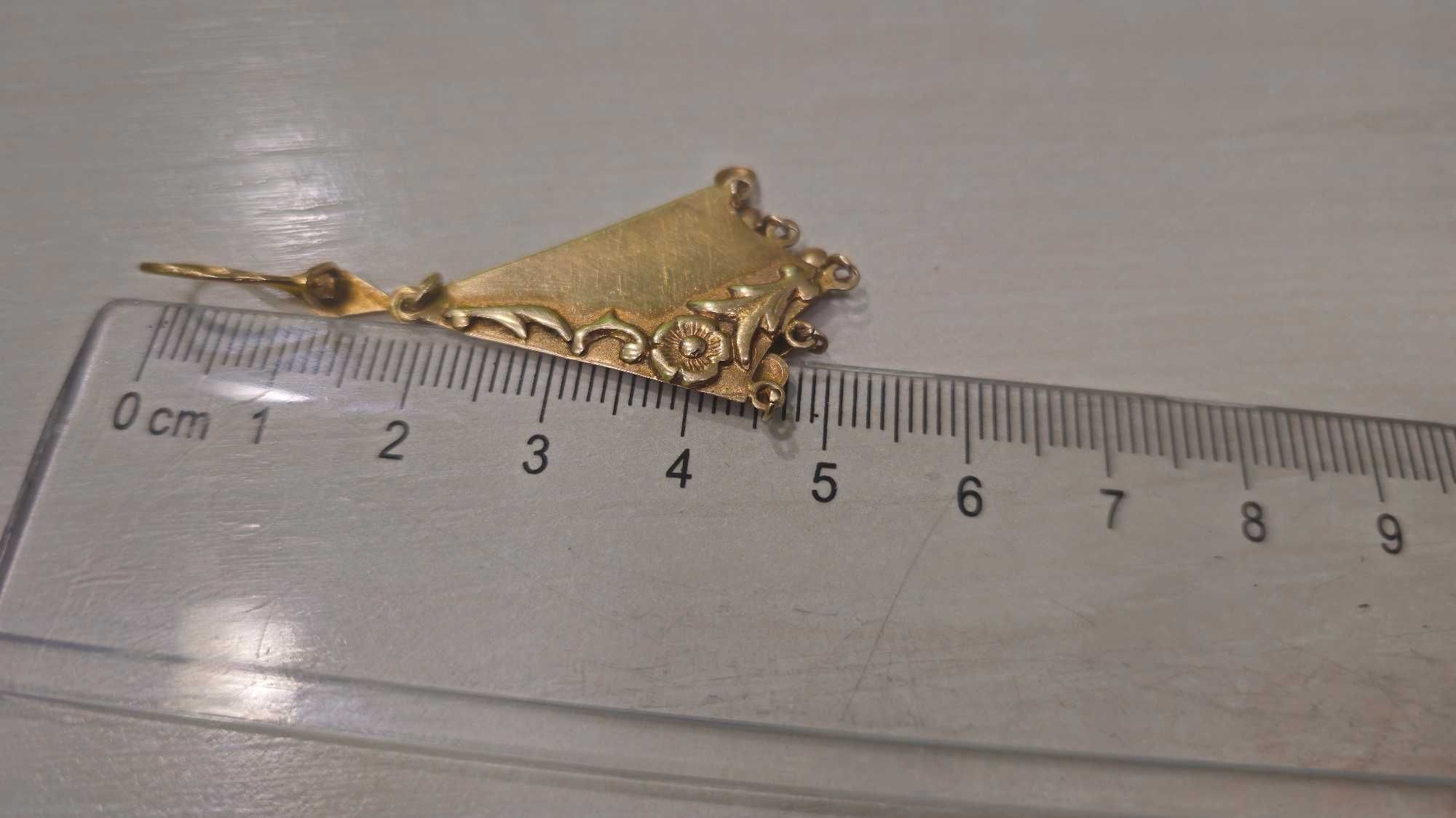 Złote kolczyki wiszące ze zdobieniami PR 585