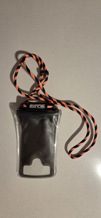 Capa hermética para pôr telemóvel ao pescoço