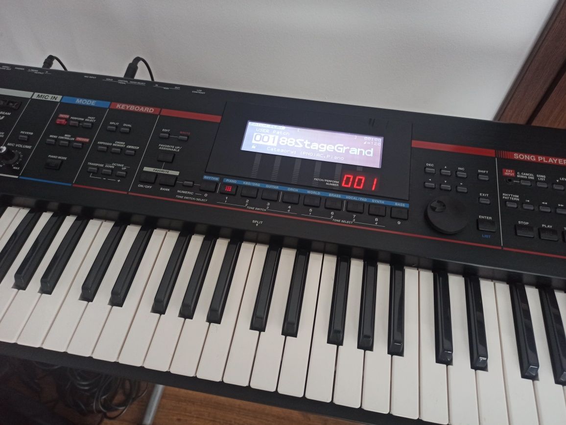 Roland Juno Stage 76