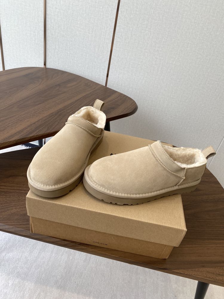 Замшеві капці UGG Classic Micro