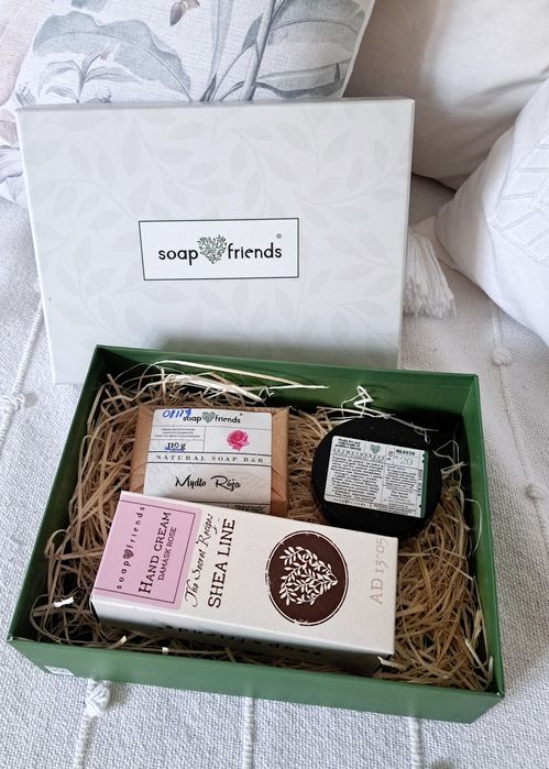 Zestaw prezentowy Soap Friends krem do rąk peeling mydło urodziny