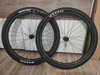 OQUO MP30TEAM karbon, 29", Shimano, z oponami Maxxis Recon Race