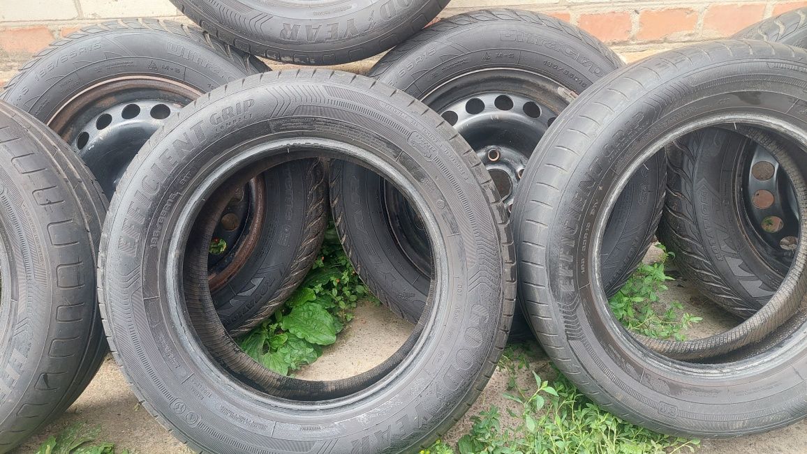 Продам шини  Goodyear