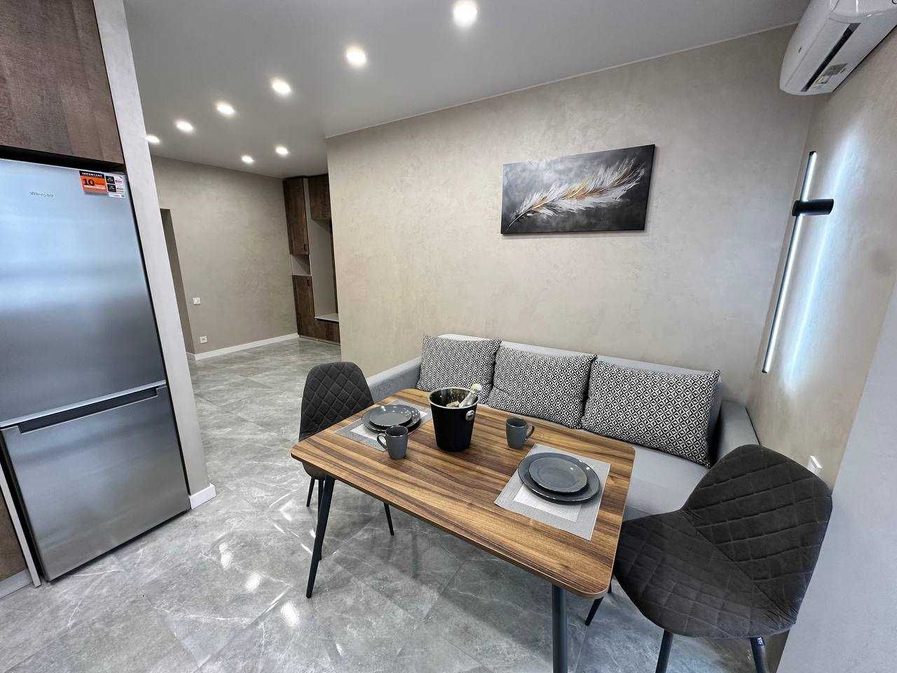 Продам ТОП квартира  51м2 Спальня + кухня-студия Днепровская Брама 2