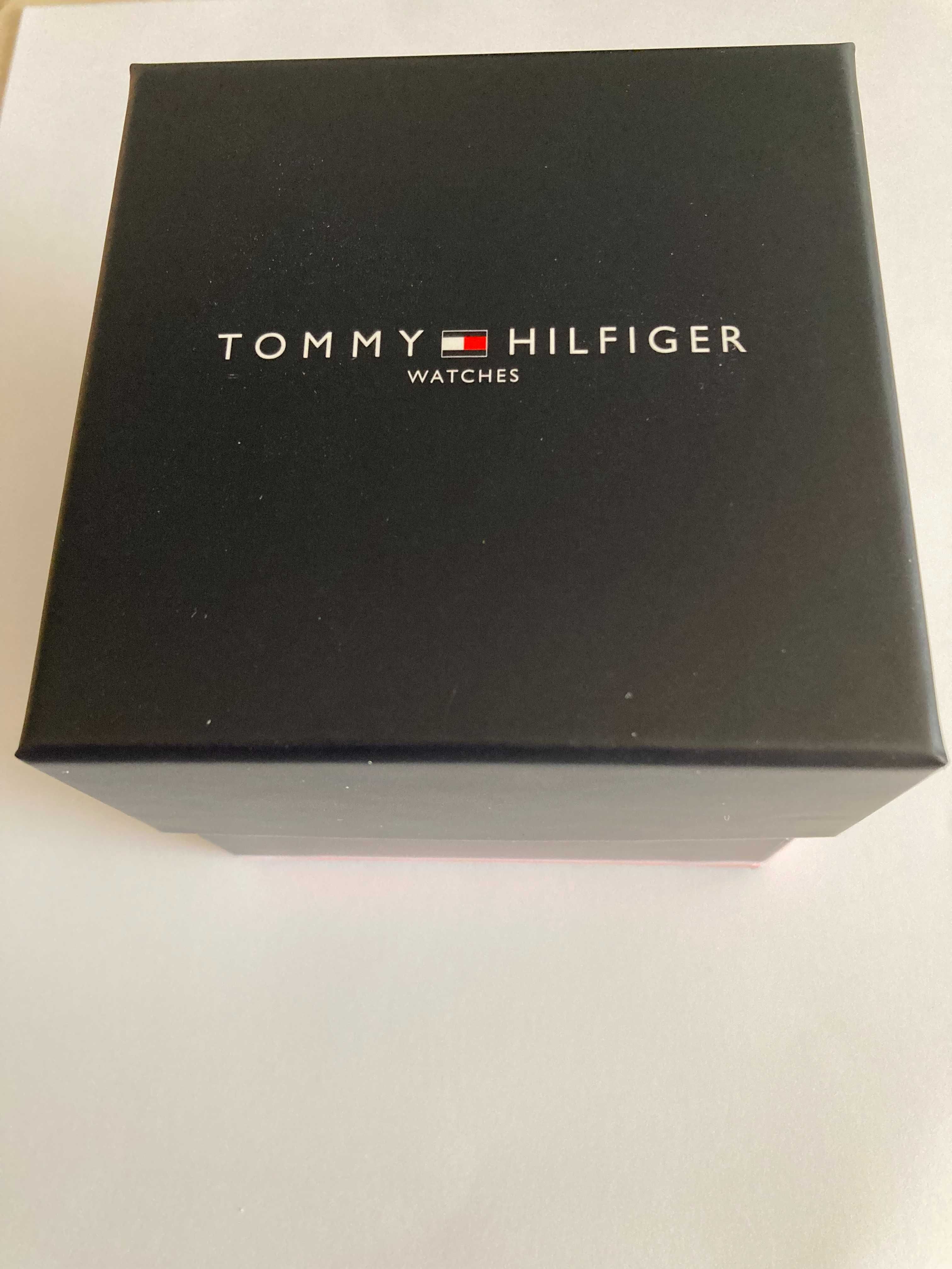 Zegarek męski Tommy Hilfiger Decker + datownik czarny