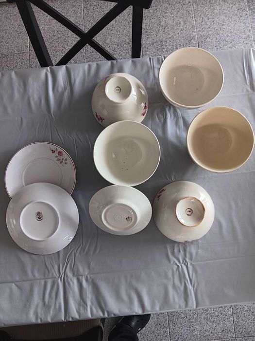 Conjunto de tigelas e pratos antigos, Cesol, Madalena e Capôa