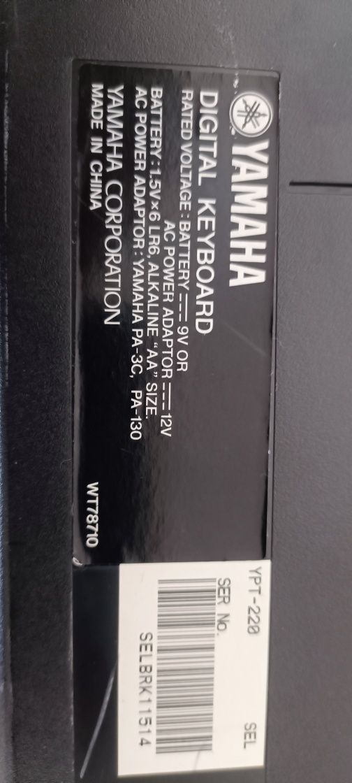 Keyboard Yamaha ypt 220     Przesylka po stronie kupującego