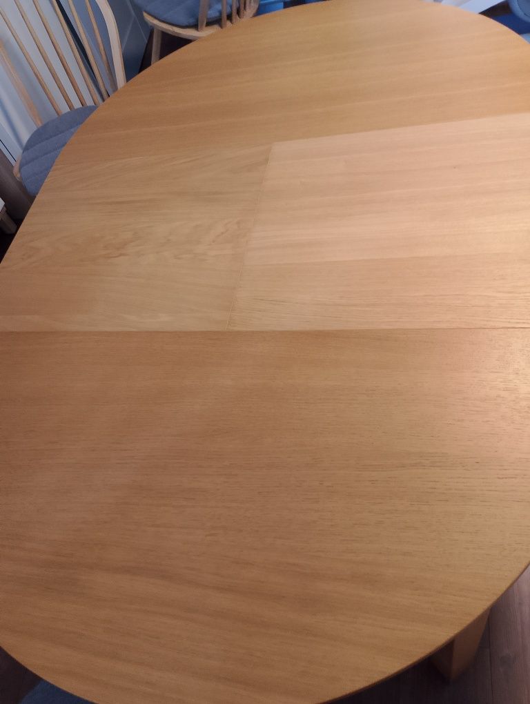 Stół okrągły rozkładany z IKEA.