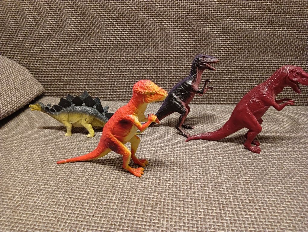 Dinozaury figurki