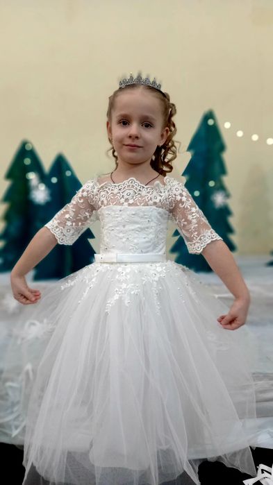Новорічне плаття на дівчинку