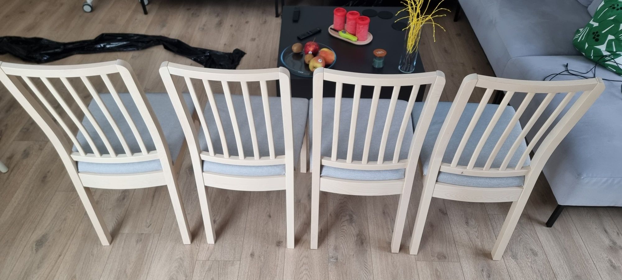 Sprzedam 4 krzesła Ikea.