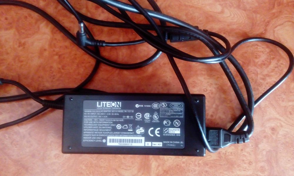 Блок живлення для ноутбука Asus  19V 6.3A