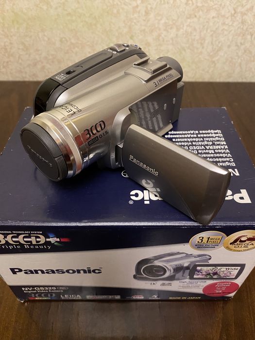 Цифровая видеокамера Panasonic