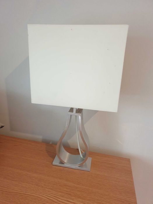 Lampa dekoracyjna na stół/komodę