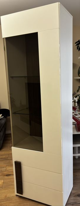 Witryna  biała BRW używana stan b.dobry