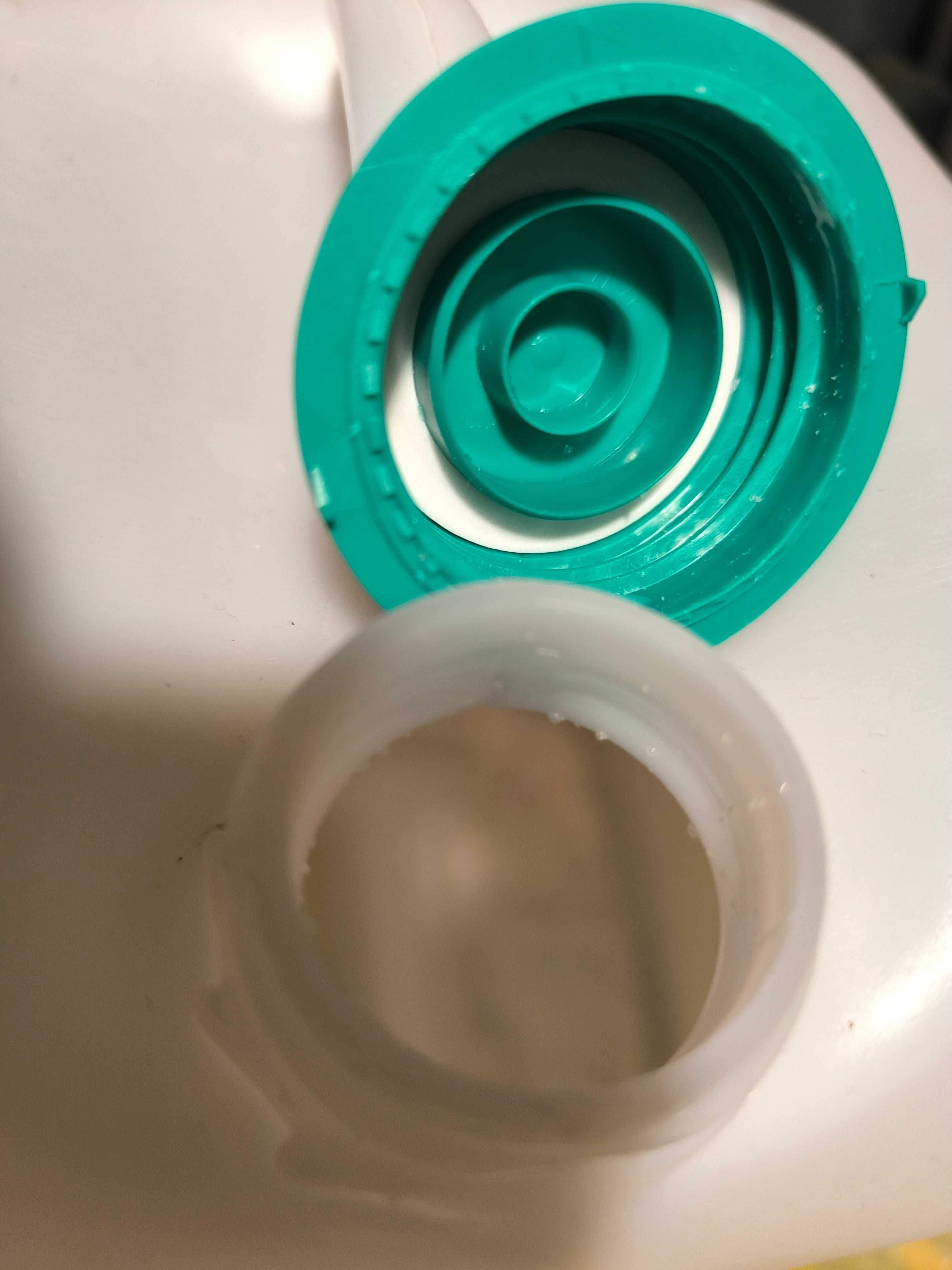 Bańki kanistry beczki plastikowe zbiornik pojemnik baniak karnister