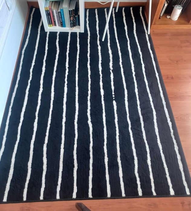 Tapete Preto e Branco Ikea