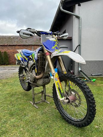 Yamaha yzf 450cc.  Pro Circuit, Cycra