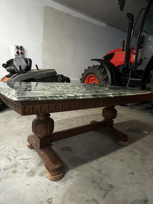 Ława z blatem z kamienia