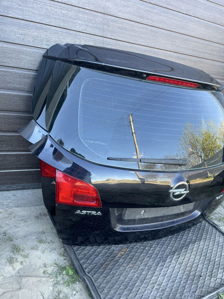 Ляда багажника Opel Astra J 2009-2015 універсал Кляпа Опель Астра