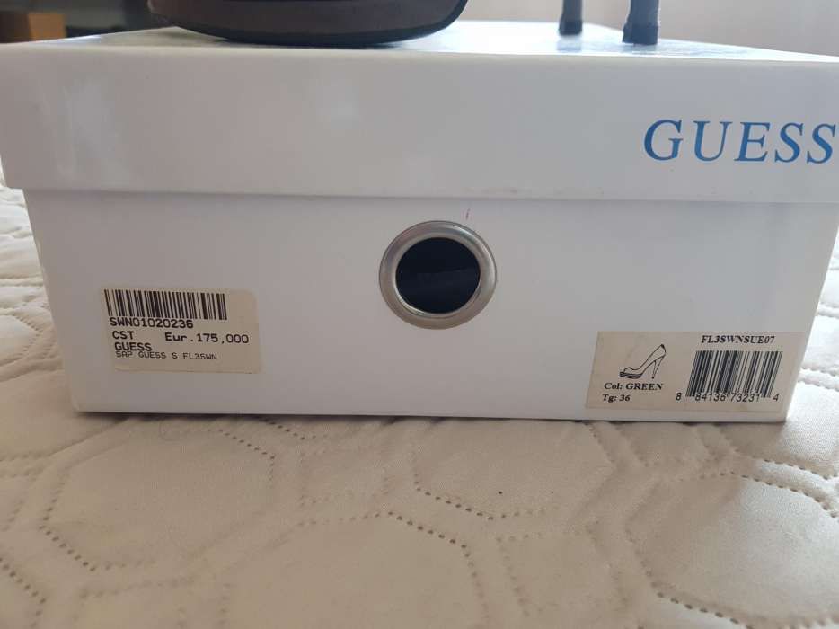 Sapato de salto alto, cor verde azeitona da marca Guess n°36