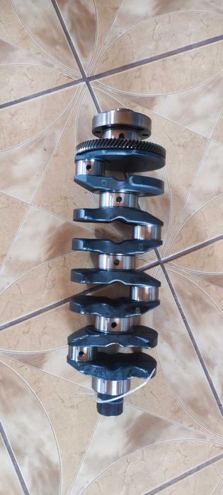 колінвал на BMW e46 2.0 d 110 kw  розточений 0,25