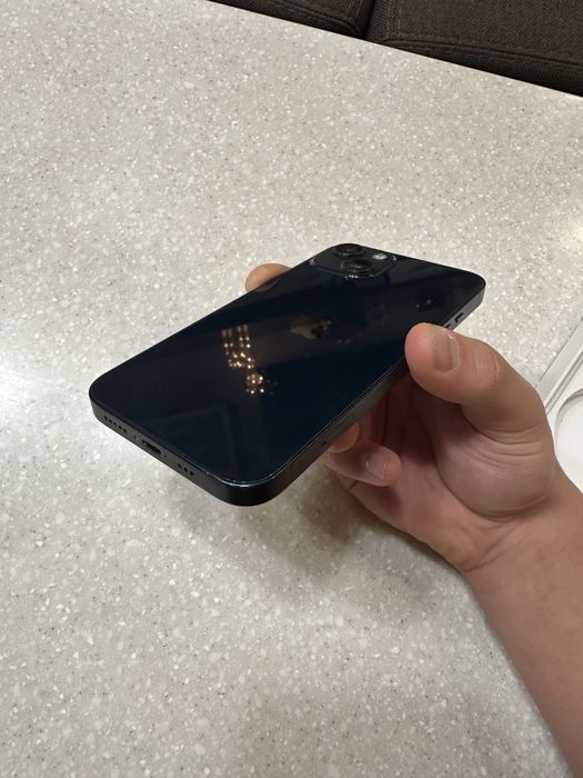 Продаю Iphone 13, 128gb. Колір mignight