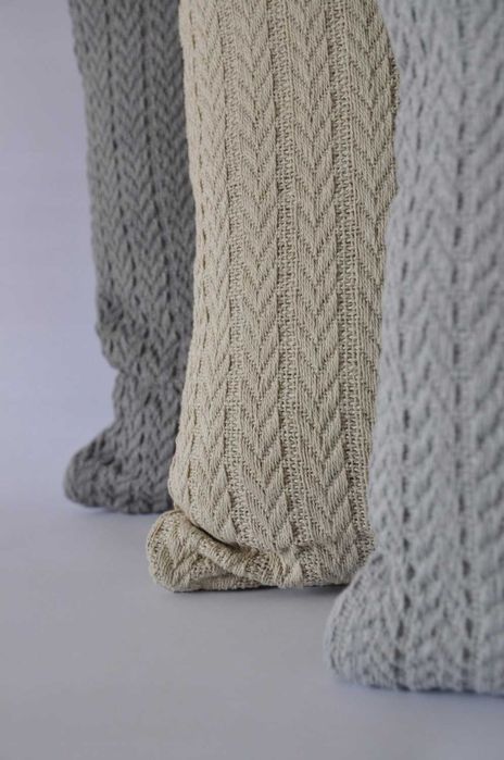 Poszewka w jodełkę Greta loft 45x45 warkocz na zamek do salonu beż