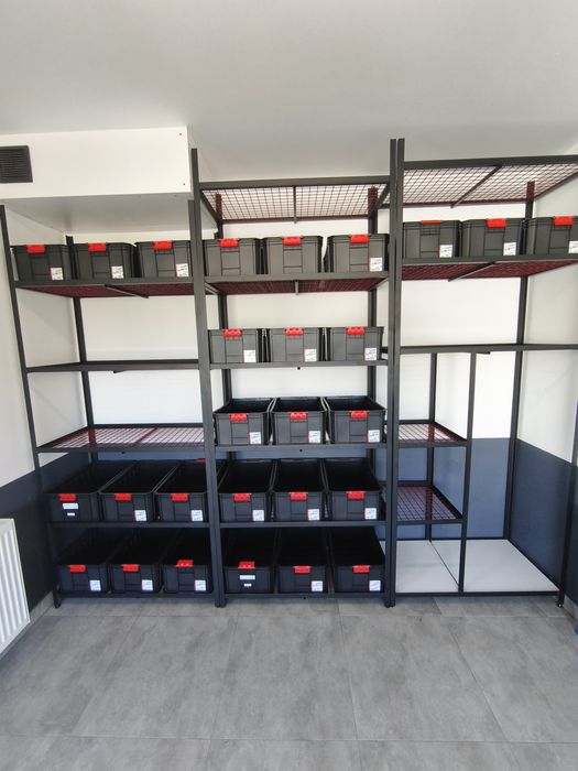 Regał metalowy na wymiar do garażu , magazynu , biura. Mocny