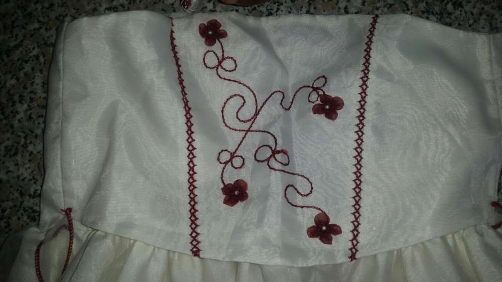 Vestido Caicai casament e Baptizados 3/4Anos faço entrega domicílio