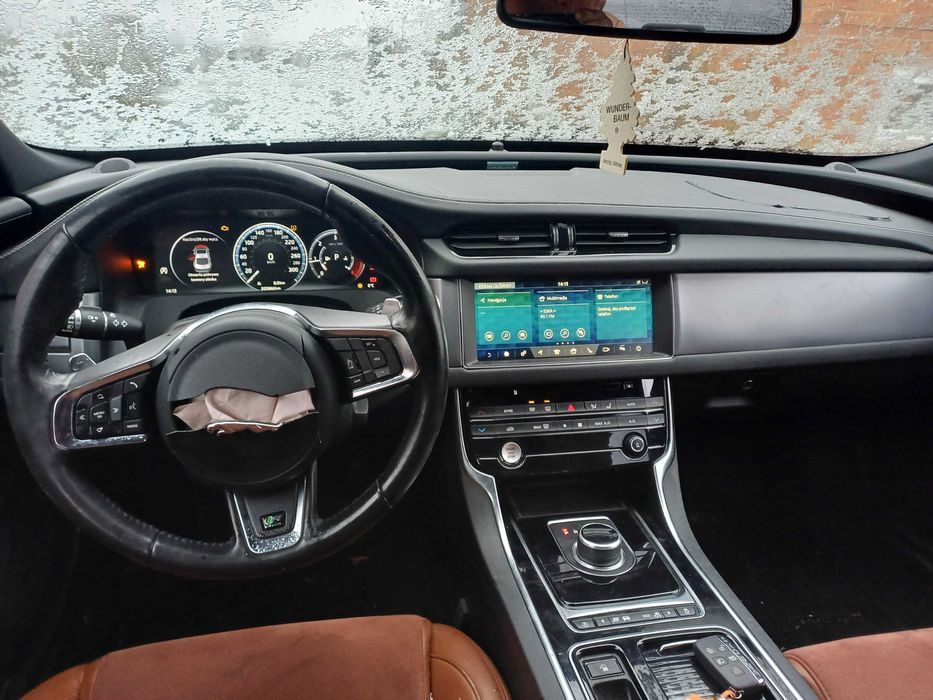 Jaguar XF 2.0 diesel 2018r.