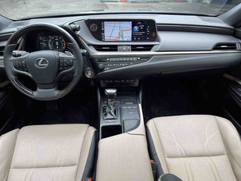Lexus ES 350 Luxury      2019