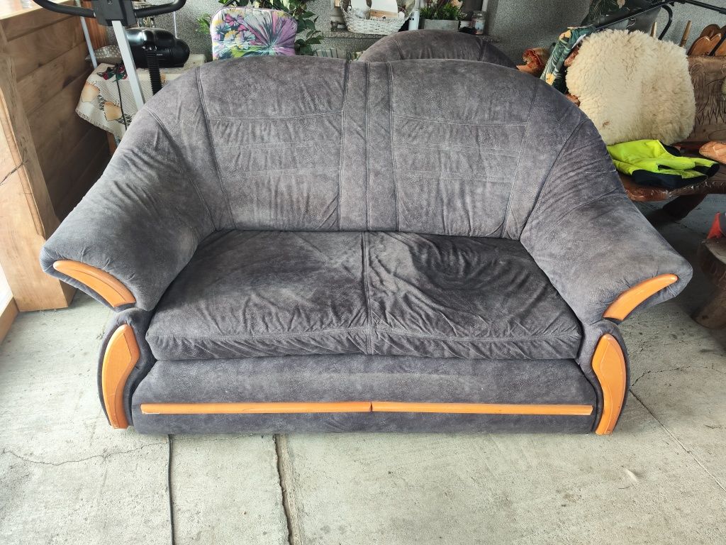 Sofa rozkładana plus dwa fotele
