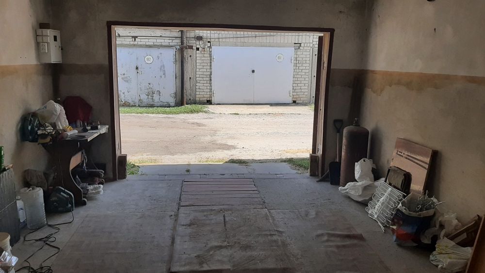 Гараж на Молодіжному, цегляний двоярусний